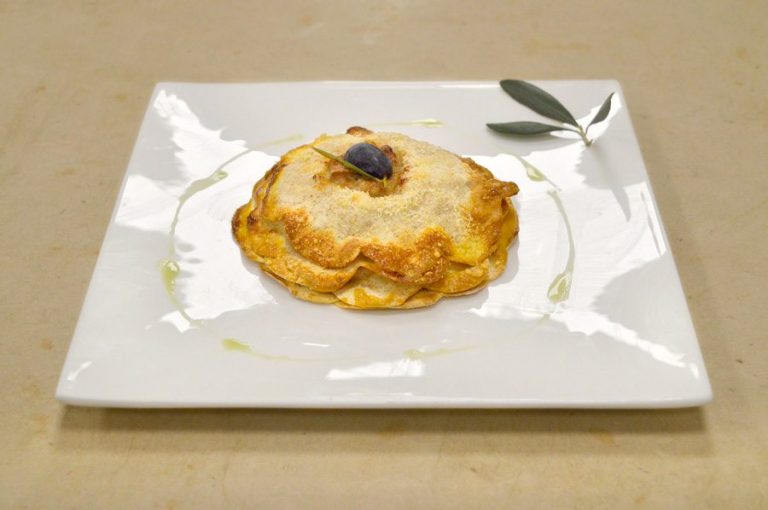 Petali di Pasta Finocchiona, Scamorza e Melanzane Corso Per Cuoco