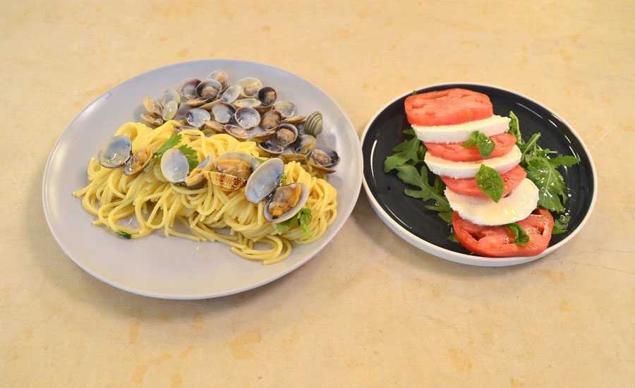Spaghetti alle vongole veraci e insalata caprese, piatto d’esame di Jaouani Amen Allah