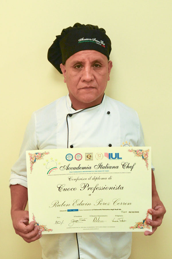 DSC_0840 Ruben Edwin Perez Cerron, diplomato del corso di Cuoco Professionista